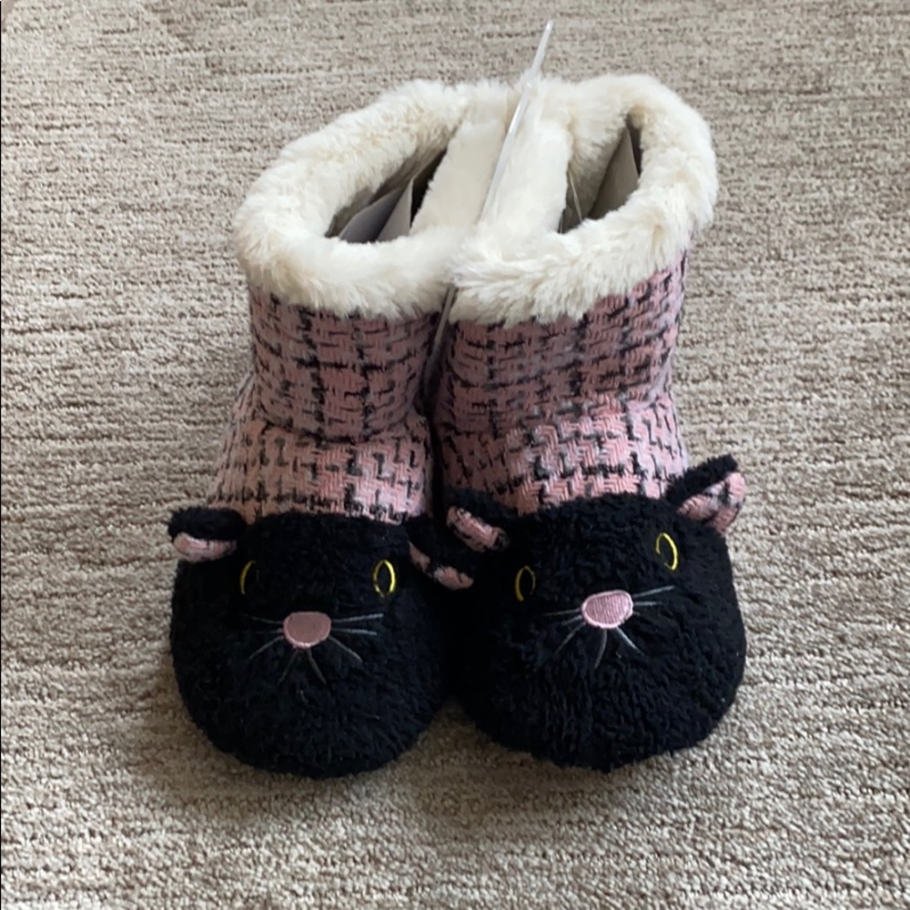 Kenzie black cat slippers never worn